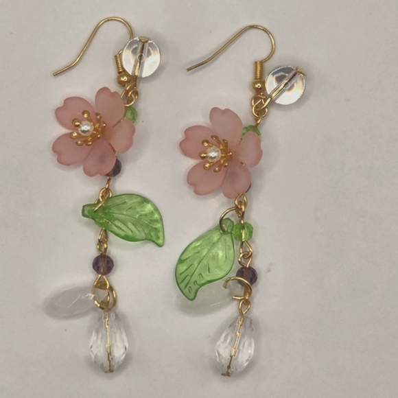 Floral Gold and Green Dangle Earrings - Picture 4 of 4